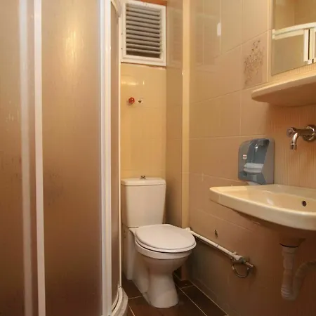 Koz Eren Hotell